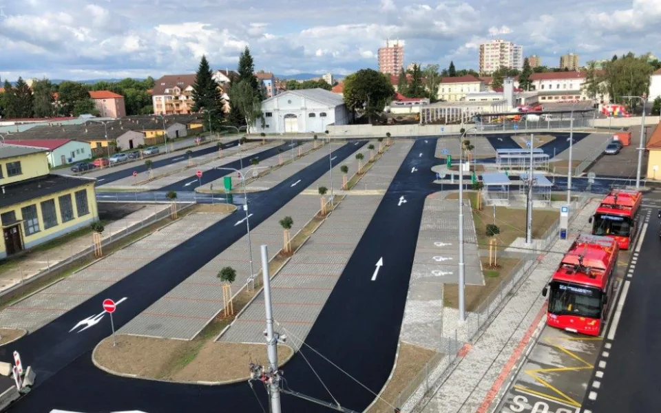 Řešení dopravy a parkování dává město prioritu