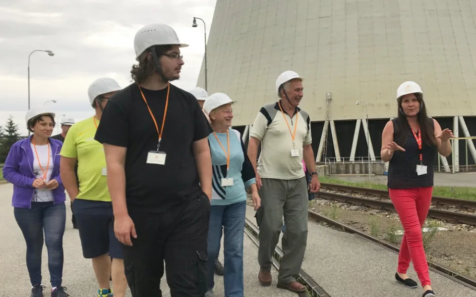 Veřejnost bude moci o prádzninách navštívit areál Jaderné elektrárny Temelín. ČEZ připravil h ned 36 terminu.