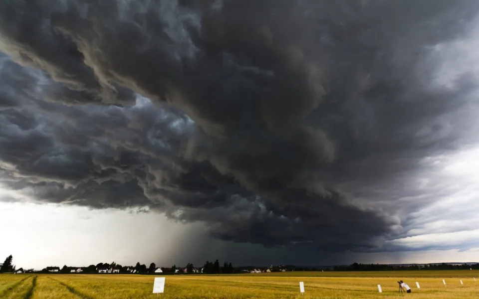 Bouřky zasáhnou jižní Čechy, varují meteorologové. Před cestou se informujte, vzkázala Správa železnic