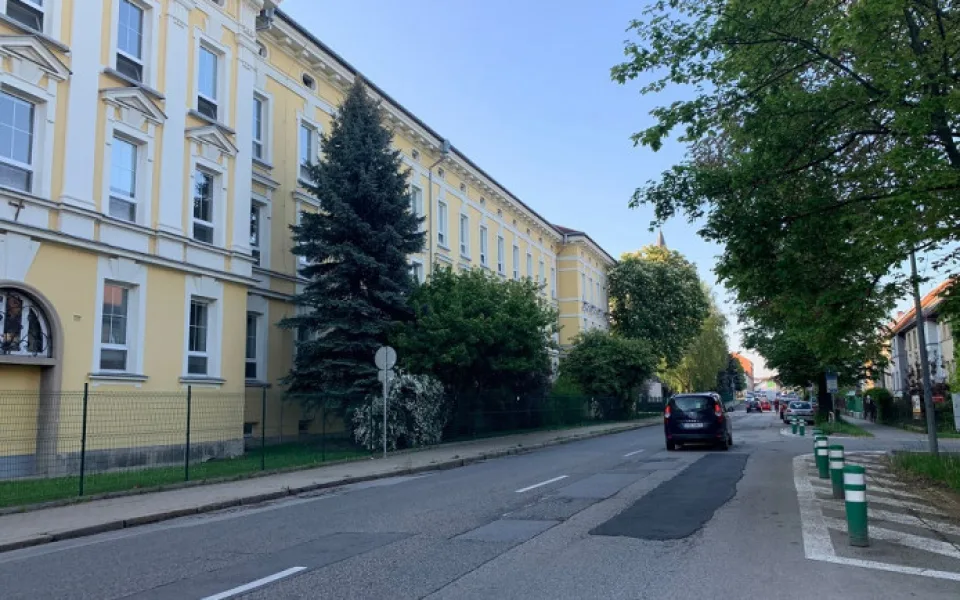 Město opraví silnici, která vede k českobudějovické nemocnici