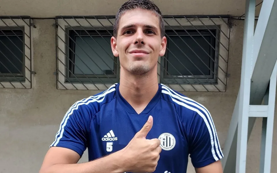 Dynamo testuje stopera z Vlašimi. Klub stále čeká na obránce z Ghany