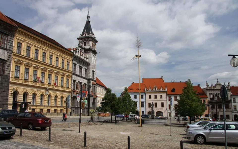 Část prachatické opozice chtěla kvůli krizi snížit nájemné v bytech, neuspěla