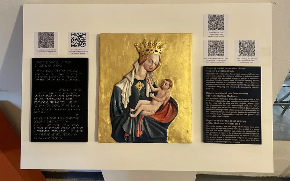 Univerzita umístila haptický model Vyšebrodské madony pro nevidomé a slabozraké v cisterciáckém klášteře ve Vyšším Brodě