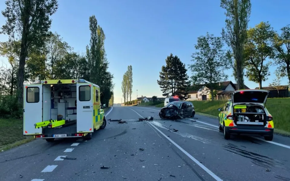 Tragická nehoda uzavřela silnici mezi Vimperkem a Prachaticemi