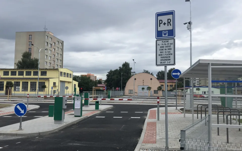 Záchytné parkoviště Jírovcova začne fungovat v normálním režimu
