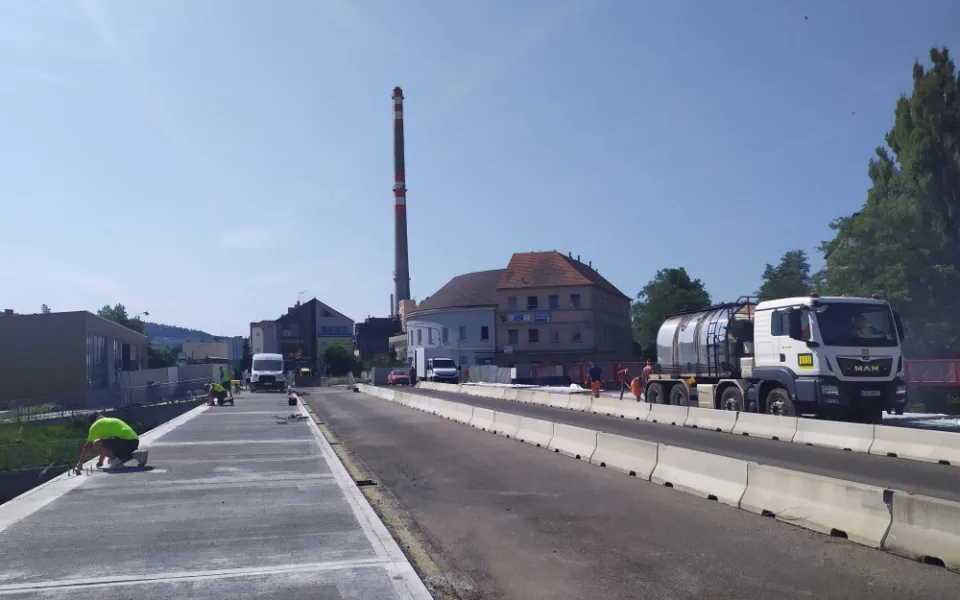 Od příštího týdne bude průjezdný most přes Volyňku ve Strakonicích