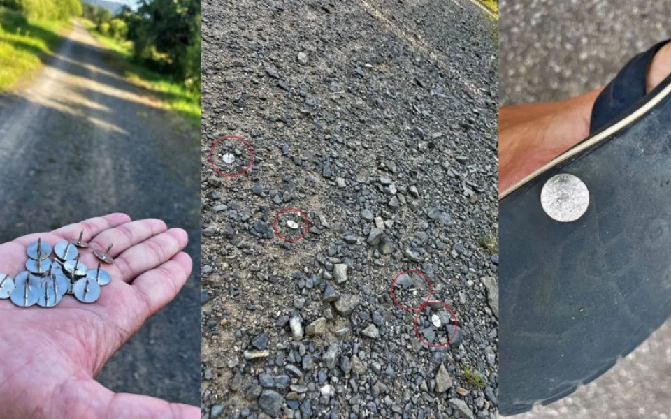 Neznámý pachatel vysypal připínáčky na frekventované šumavské cestě, ohrozil zdraví i život lidí a zvířat