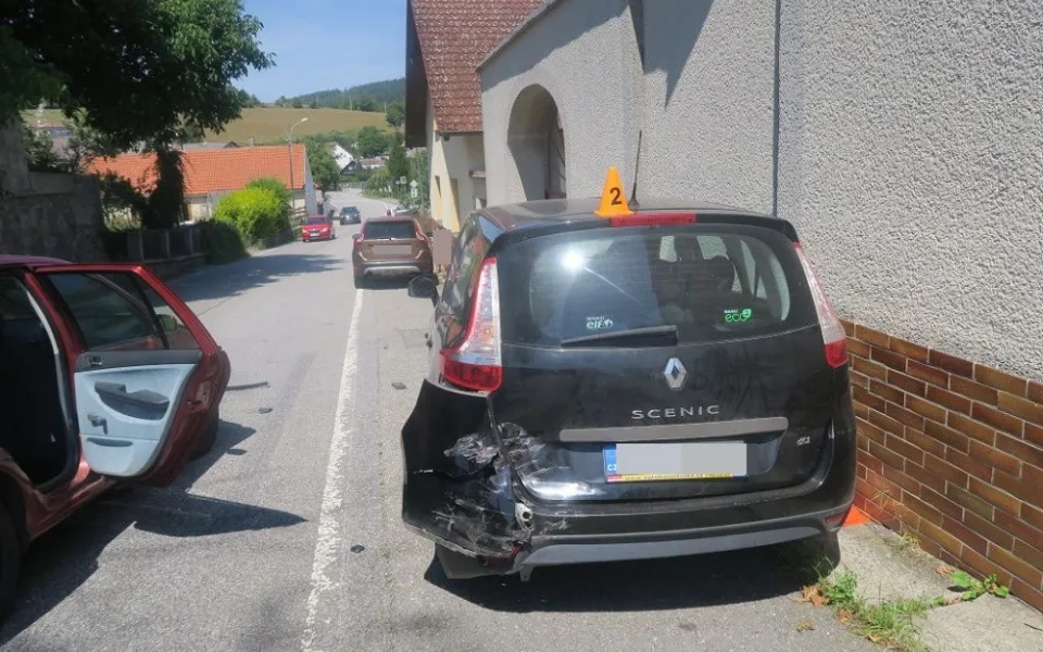 VIDEO: Zdrogovaná řidička narazila do auta, kde cestovala žena se třemi dětmi