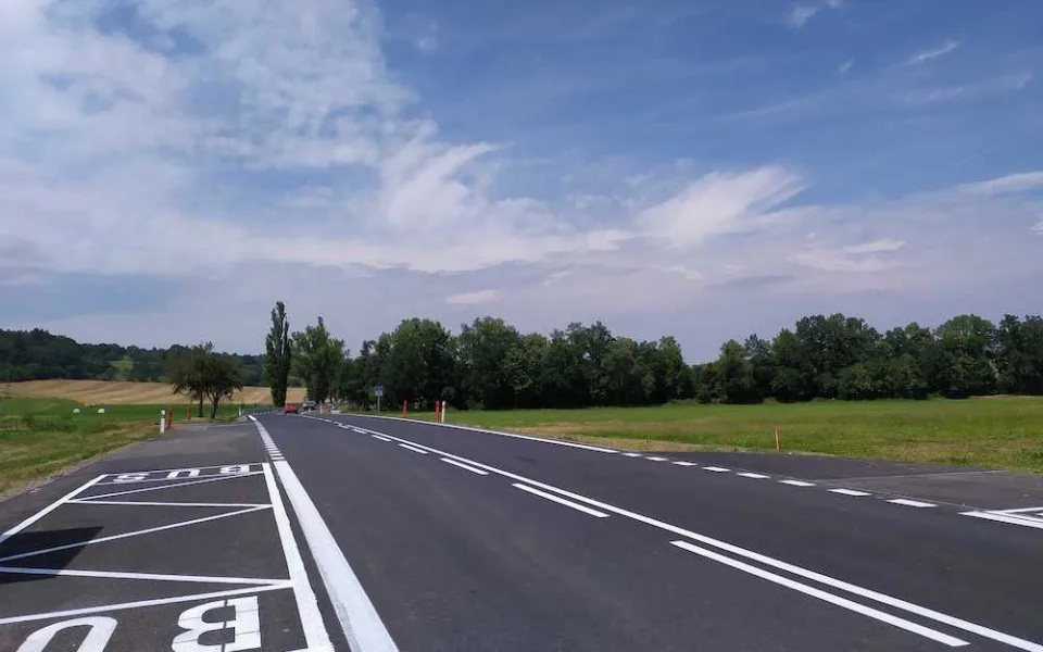 Oprava silnice mezi Lidmovicemi a Skočicemi je téměř hotová. Práce vyšly na více než 21 milionů korun
