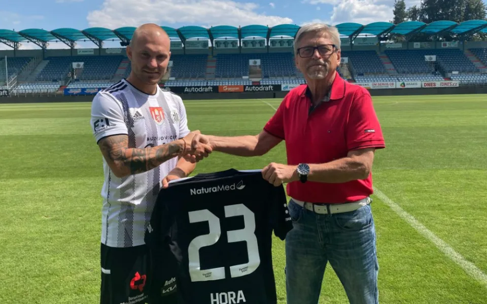 Jakub Hora (vlevo) a majitek klubu Vladimír Koubek.