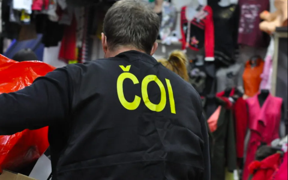 Padělky za více než milion. ČOI zasahovala ve Strážném
