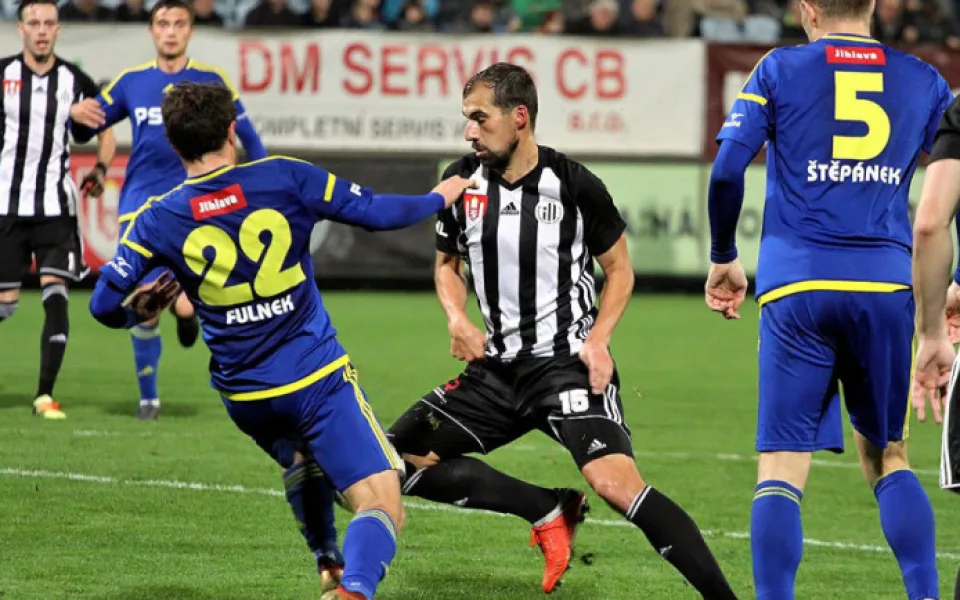 David Ledecký (uprostřed) hrál v minulosti za SK Dynamo České Budějovice.