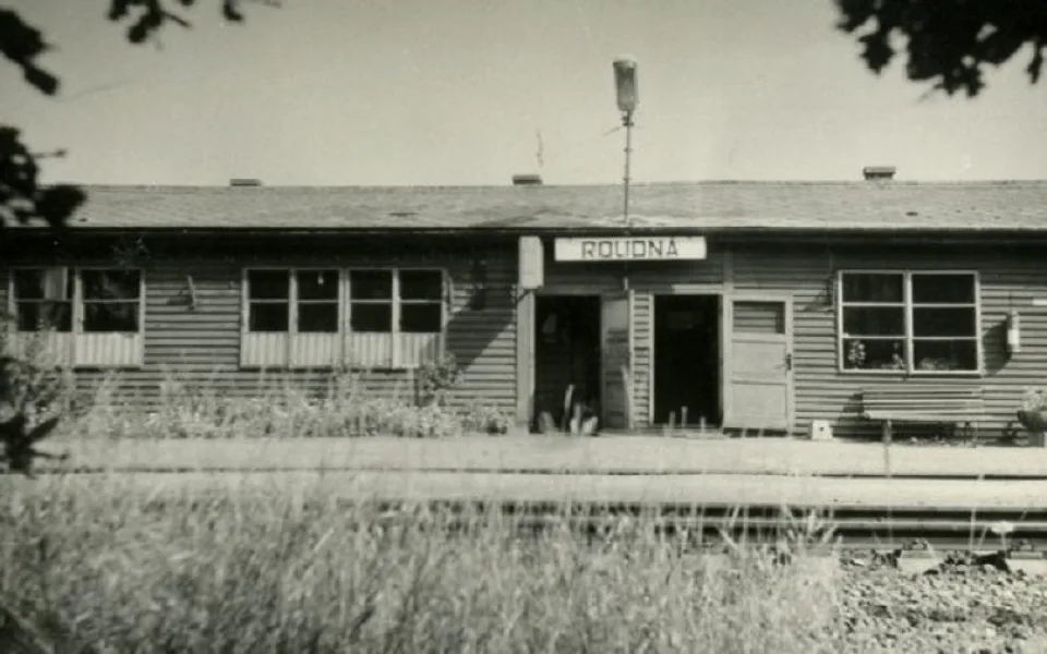 Roudenská výpravní budova z roku 1942. Zdroj: Koridory.cz / staniční kronika