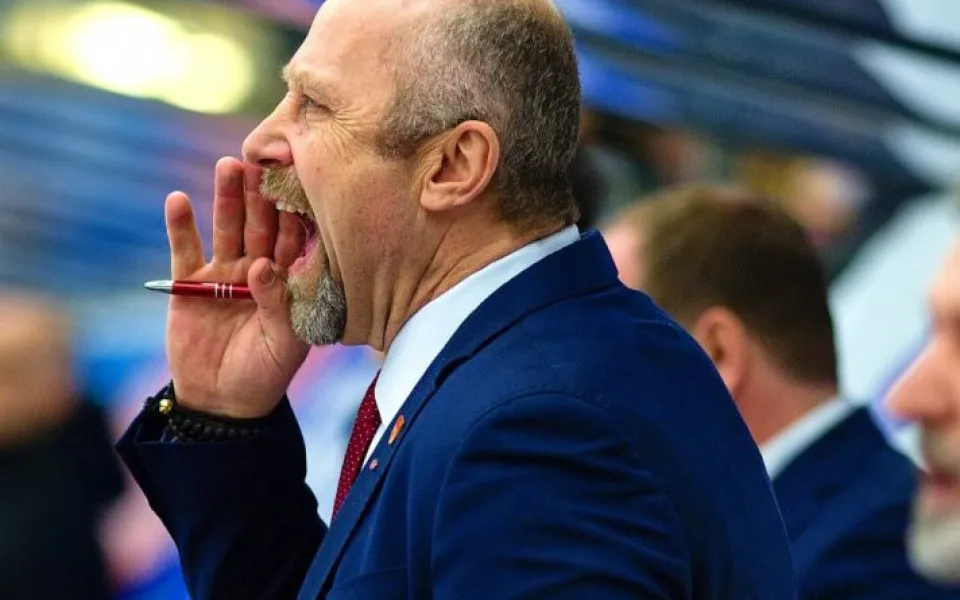 Potřebujeme, aby ruku k dílu přiložili další hráči, říká trenér Modrý