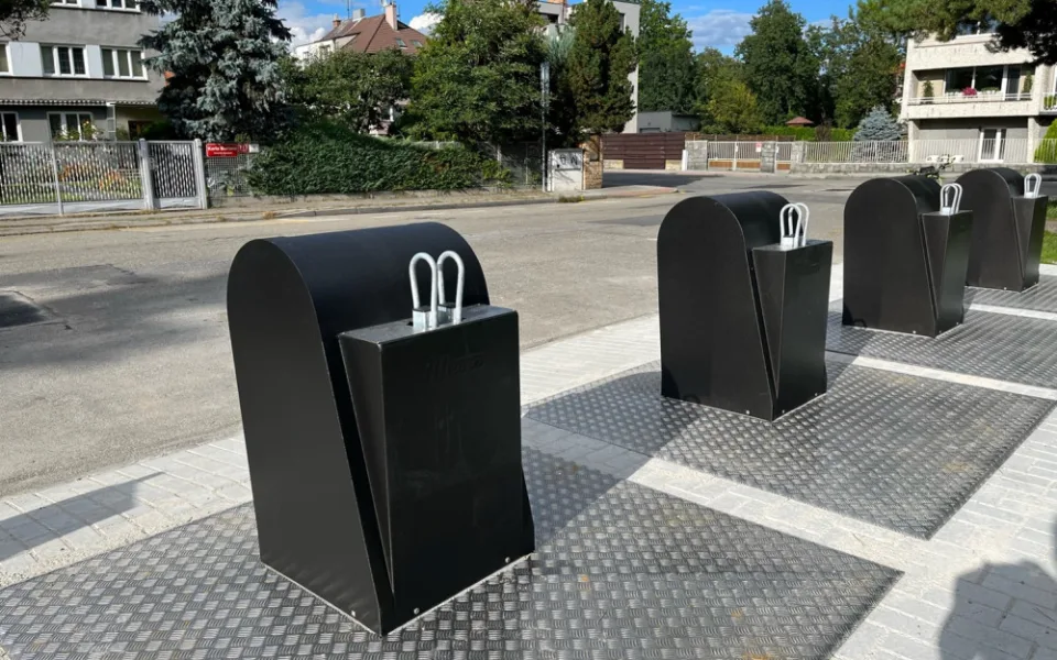 Havlíčkova kolonie má nové podzemní kontejnery