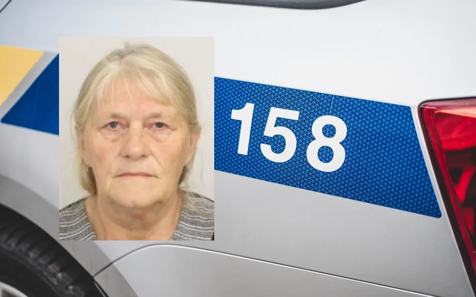 Policie pátrá po seniorce. Odešla na dvůr a nevrátila se