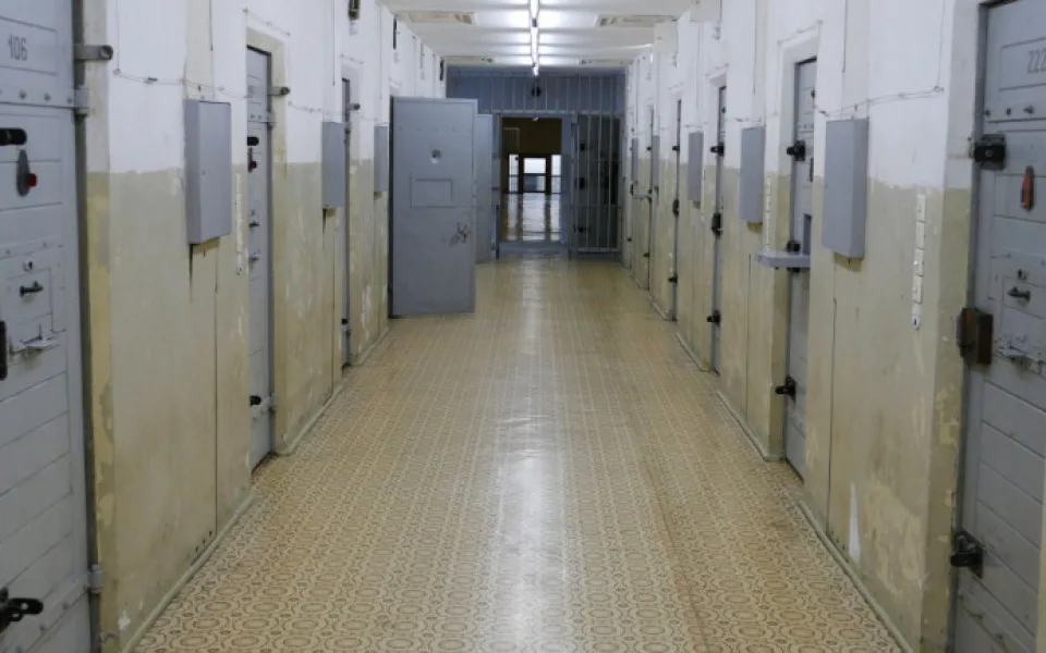 Chtěj jsem ji převychovat, řekl u soudu muž, který ubil svou partnerku. Dostal 15 let vězení