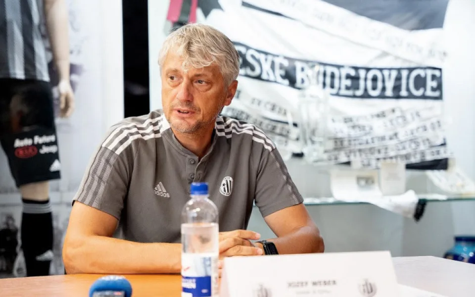 Trenér Dynama Jozef Weber.