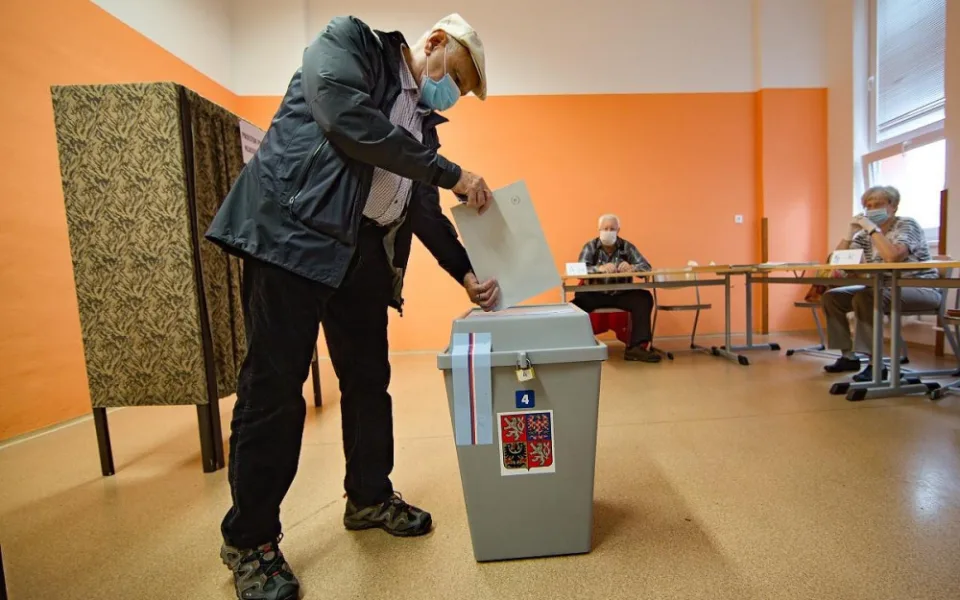 VOLBY 2022: Komunálky se blíží. Kroužkovat, nebo křížkovat? Vše přehledně na jednom místě  Zdroj: https://www.drbna.cz/volby/9980-volby-2022-komunalky-se-blizi-krouzkovat-nebo-krizkovat-vse-prehledne-na-jednom-miste.html?fbclid=IwAR1QI8FN7HyJnz5QxjP1