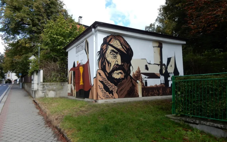 Jan Žižka nově vítá návštěvníky v Táboře při příjezdu od Bechyně.