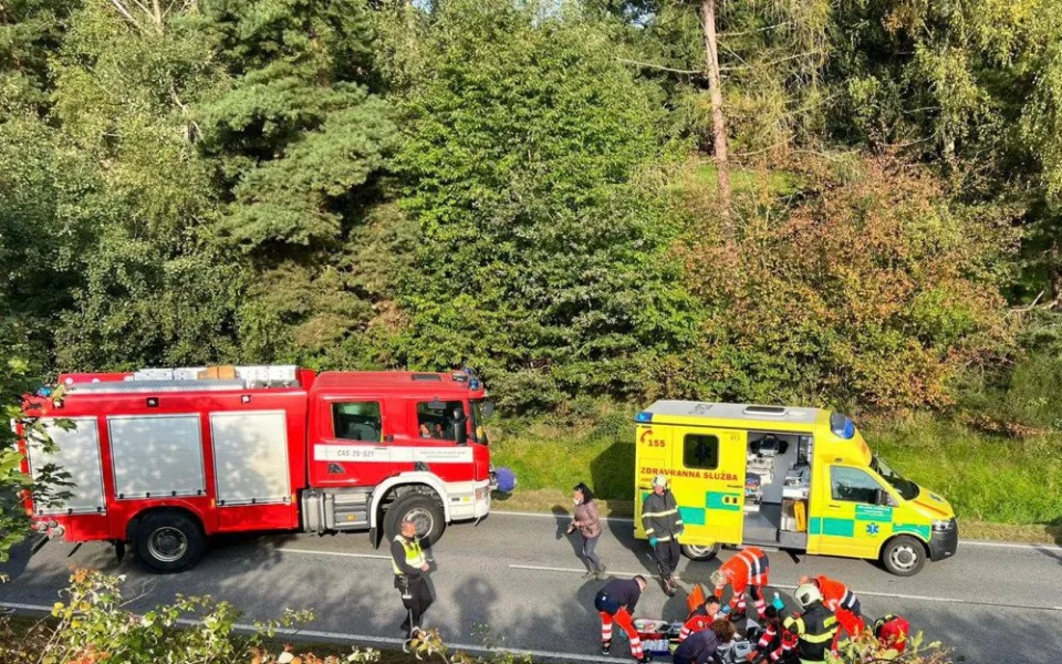 Na Prachaticku došlo k vážné nehodě osobního auta. Zraněnému pomohli svědci
