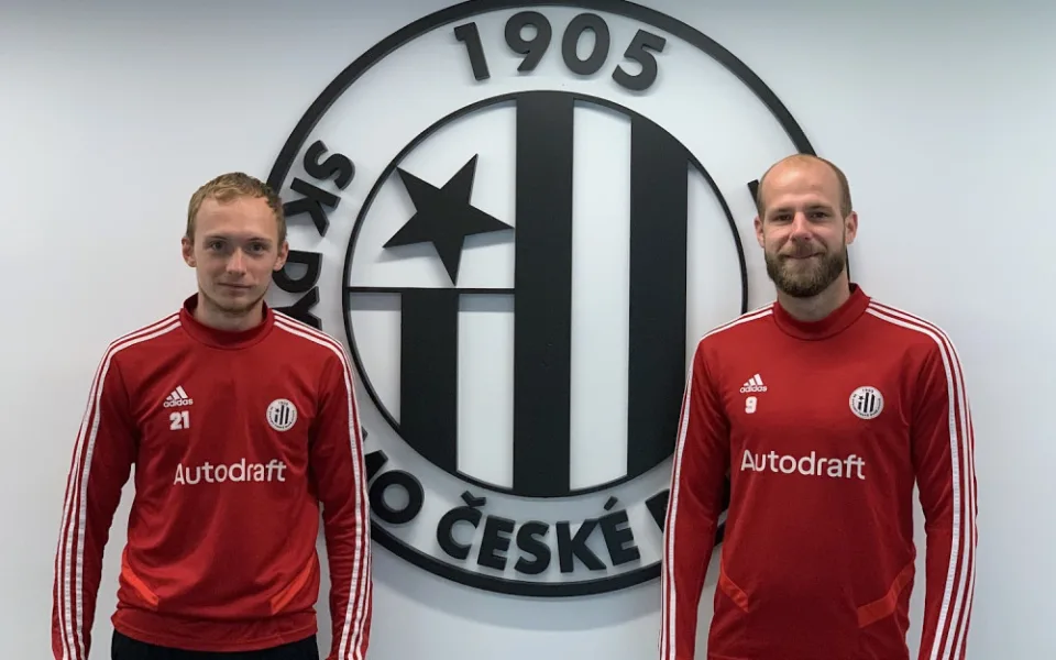 Česká liga je tvrdší, na fotbal chodí více lidí, shodují se Slováci z Dynama