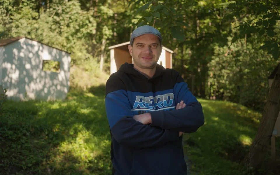 Čím víc kreativitu škádlíte, tím víc se dere ven, říká architekt a autor zahradních domků pro děti