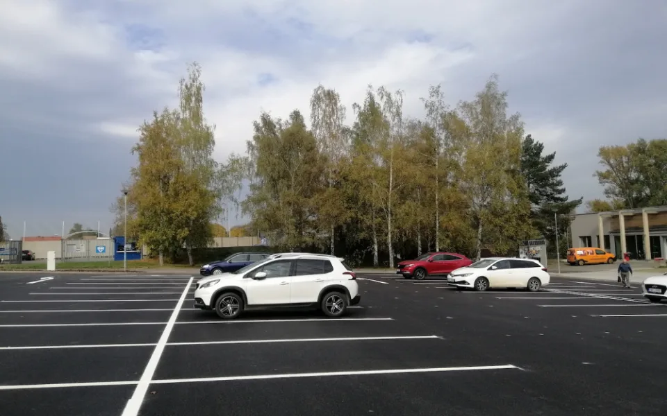 Opravené parkoviště v Táboře nabízí 181 míst