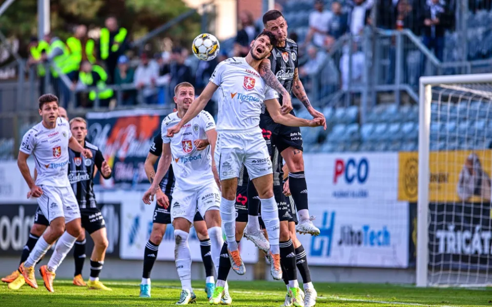 Dynamo doma padlo s Hradcem Králové
