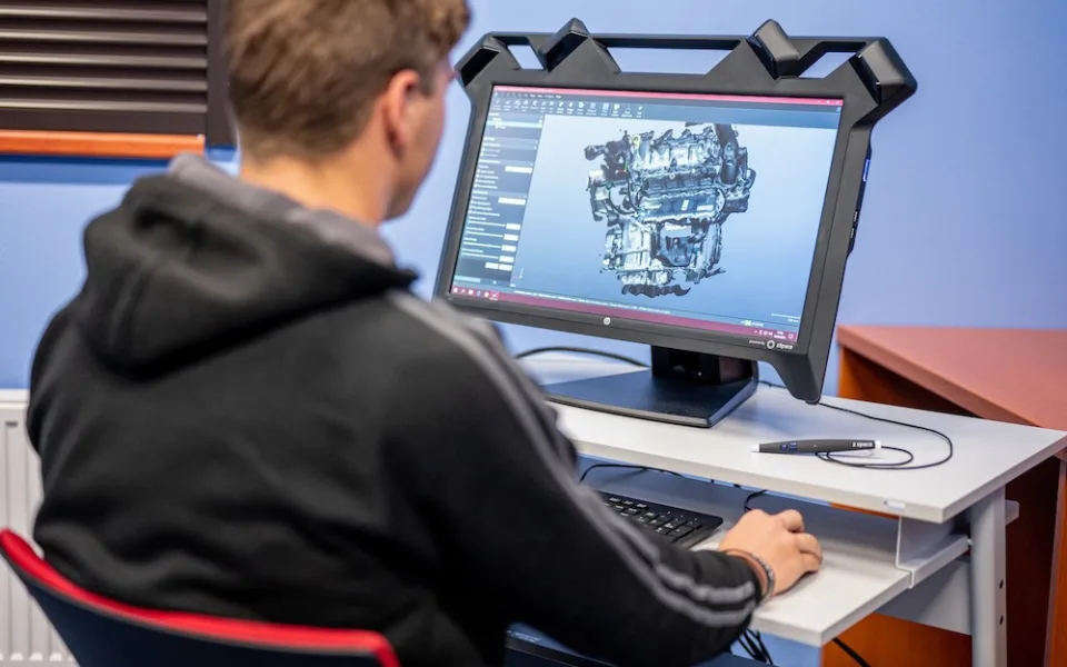 Najde se mezi vámi někdo, kdo by neznal jednu z největších škol Jihočeského kraje, a to VOŠ, SPŠ automobilní a technickou?