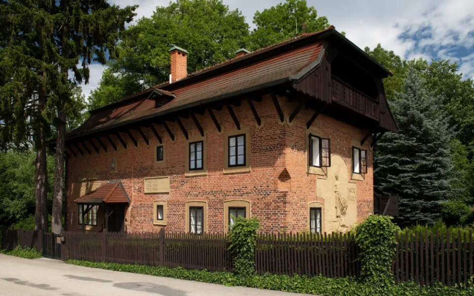 Chýnovský Dům Františka Bílka přiláká ročně pouze stovky lidí