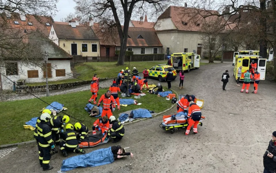 V areálu krumlovského zámku cvičili záchranáři zásah u teroristického útoku