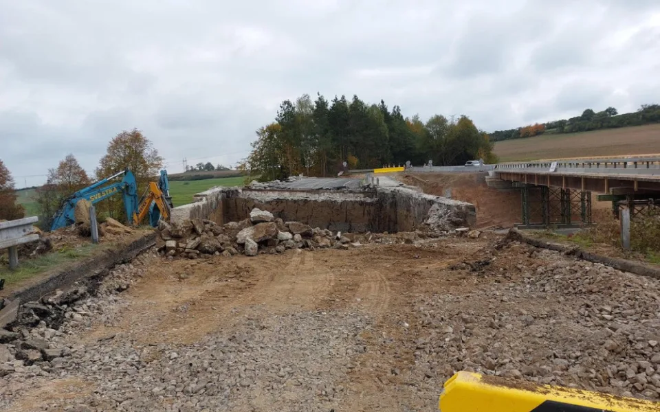 Archeologové ukončili průzkum v trase D4, našli spony, prsteny i mince