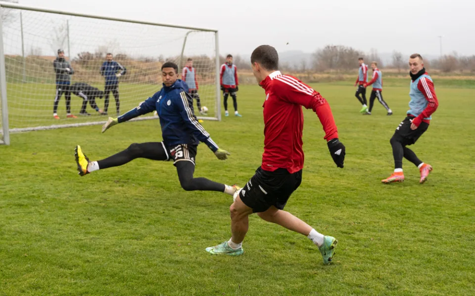 Dynamo testuje dva nové hráče. Sluka míří na reprezentační sraz