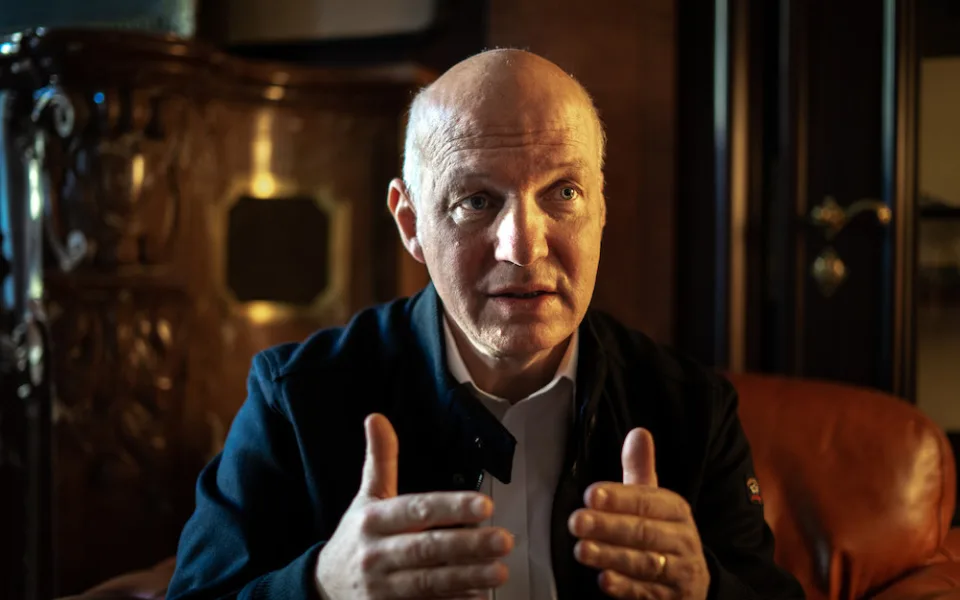 S vyrovnáním práv stejnopohlavních párů nemám problém. Svazek bych ale nenazýval manželstvím, říká Fischer