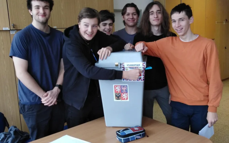 Studentské volby mají jasnou vítězku. Vyhrála Nerudová, prezidentkou by byla už po prvním kole