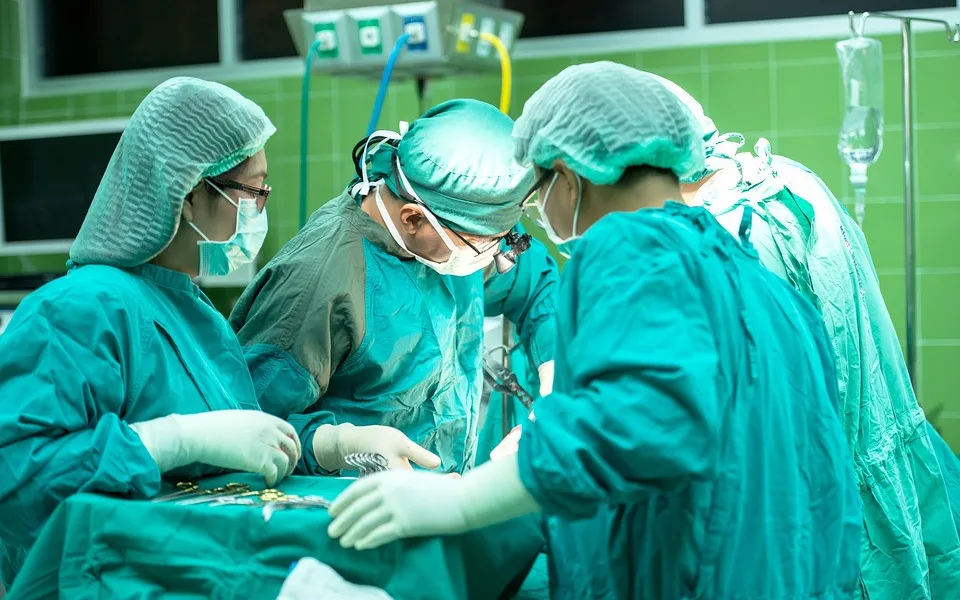 Jihočeské nemocnice se vracejí při plánovaných operacích k běžným čekacím lhůtám