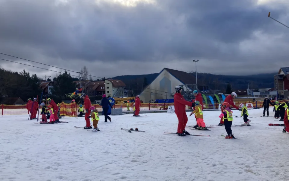 Některá jihočeská lyžařská střediska udržují provoz i přes nepříznivé počasí