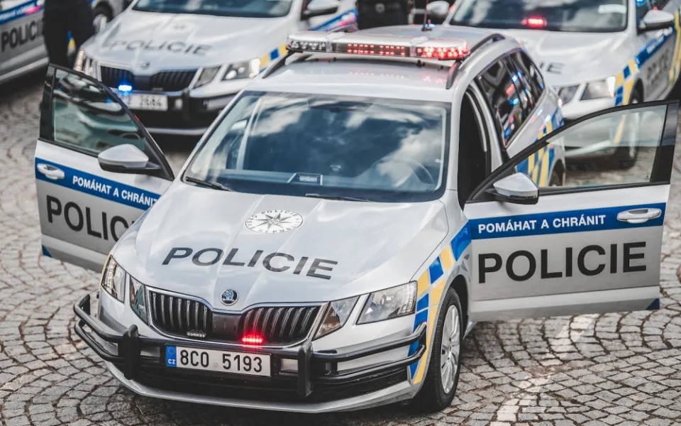 Čtrnáctiletý mladík bodnul o tři roky staršího kluka nožem. Případ vyšetřuje policie