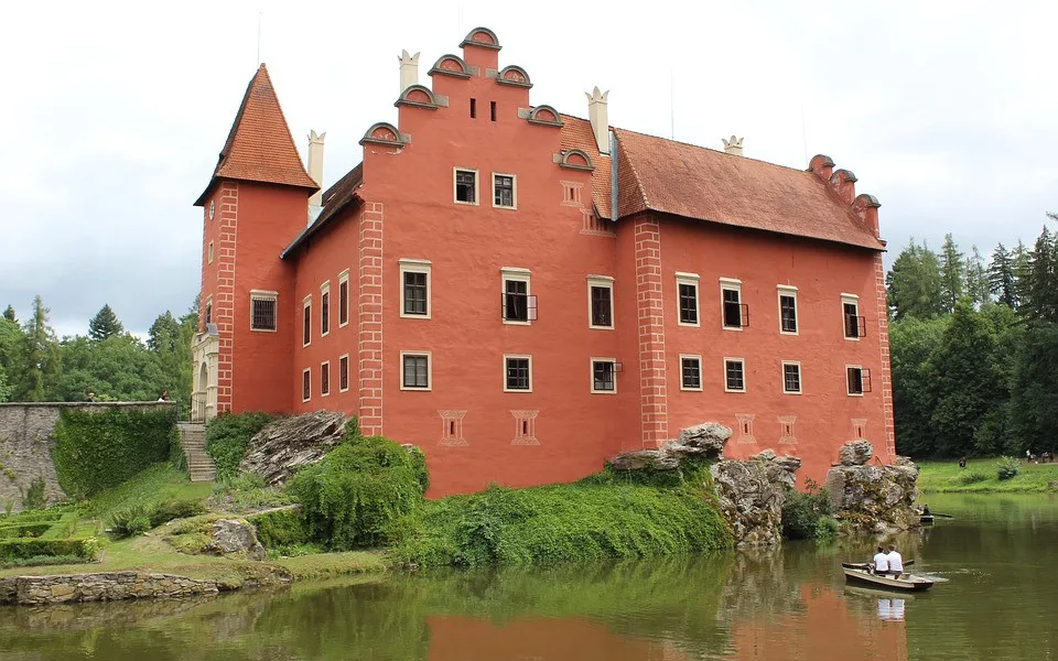 Zámek Červená Lhota chystá opravu hráze, lodičky se opět půjčovat nebudou