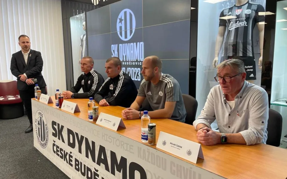Tisková konference před jarní částí sezony.