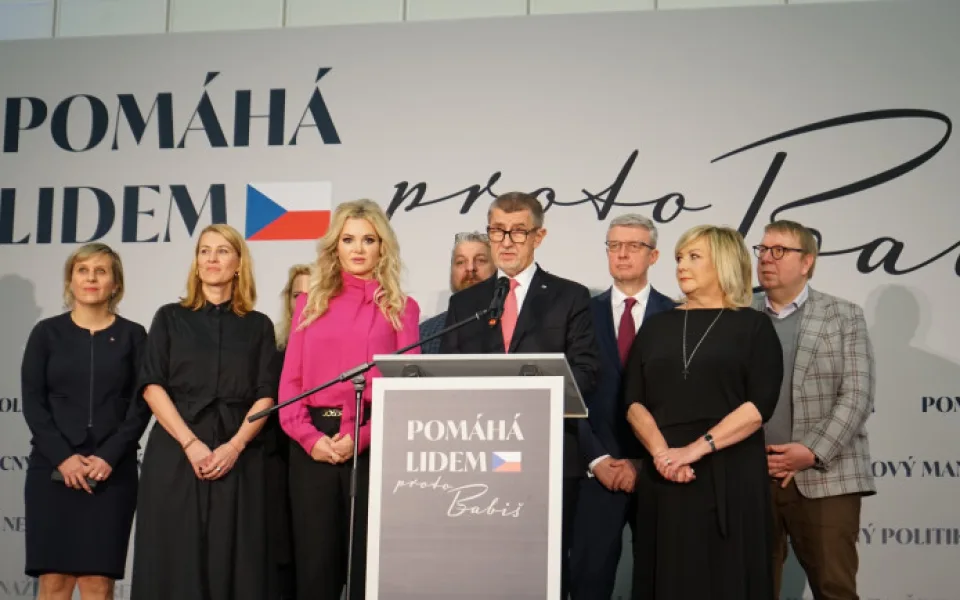 size3-16737163156693-139-babis-ceka-kompro-od-novinaru-az-budete-vytvaret-fotomontaz-milenky-jsem-na-blondyny-pronesl
