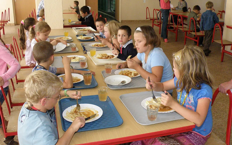 V jižních Čechách zdraží obědy asi deset pct krajských škol, nejvýš o pětinu