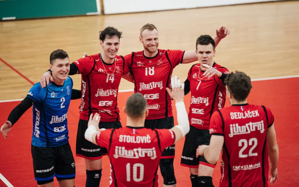 Jihostroj díky hladké výhře s Příbramí získal třetí místo po základní části.