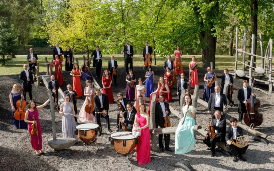 Jihočeská filharmonie hraje v nové reklamní kampani Není hráč jako hráč