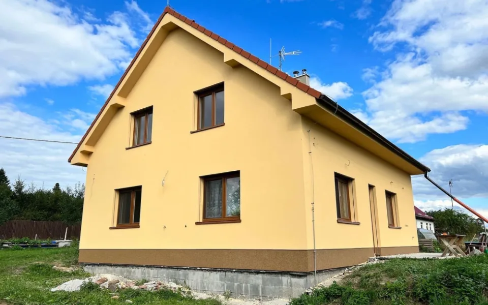 Proměníme vaši stavbu na dům, říká Jakub Kučera z rodinné firmy Fasom, která se zabývá fasádami a omítkami