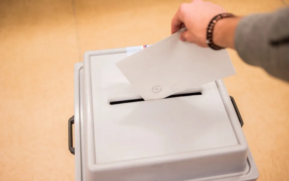Opakované volby v Rožmberku vyhrálo hnutí, za něž kandidoval i starosta