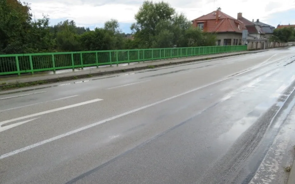Oprava mostu v Jindřichově Hradci omezí do října provoz na silnici první třídy.