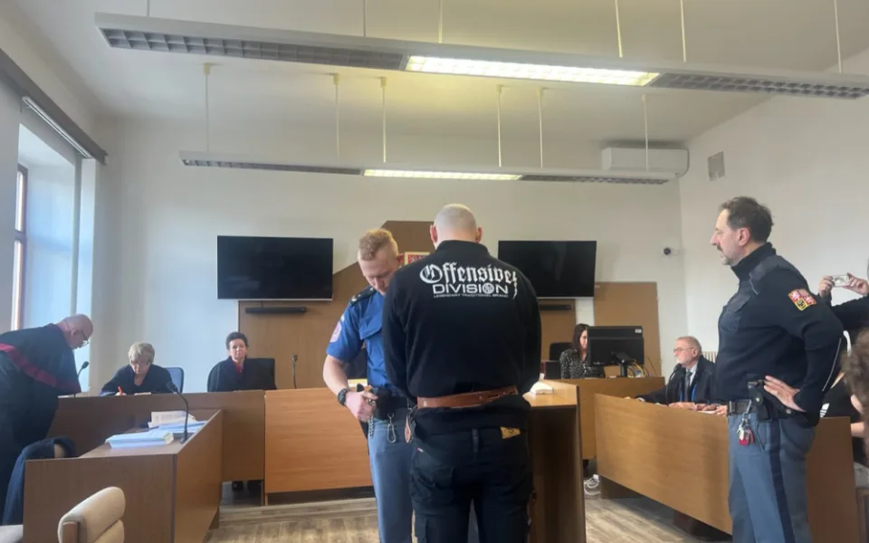Pachatele deset let staré vraždy poslal soud na 13 a 10 let vězení