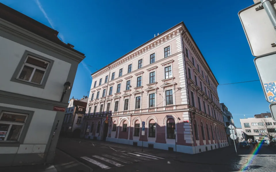 Kněžská ulice v Českých Budějovicích.